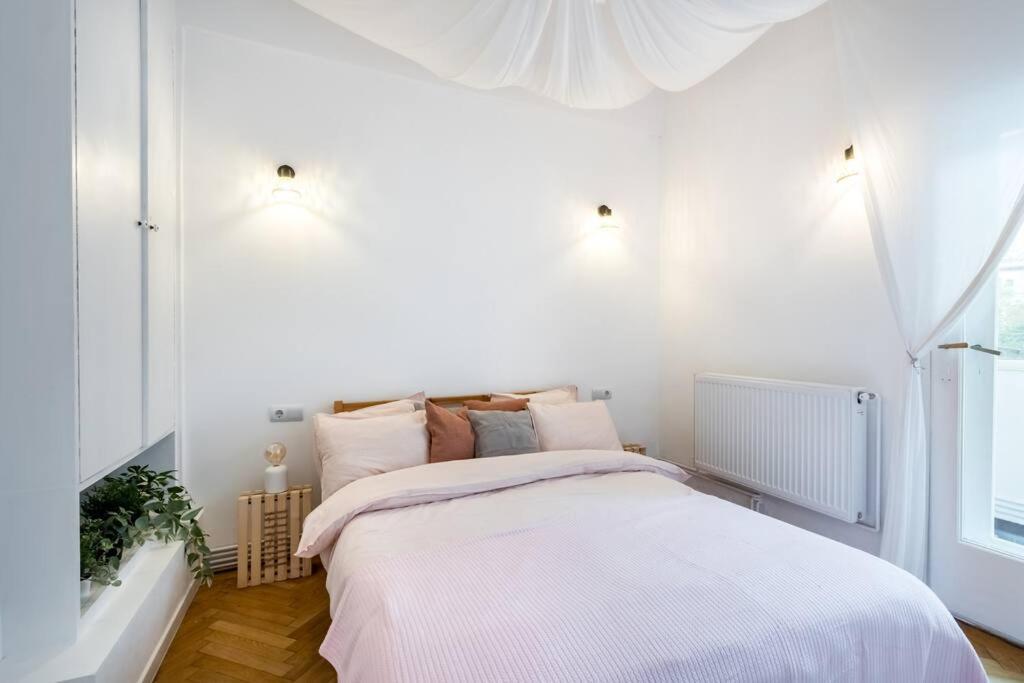 Downtown Cozy Apartment Old Town Bukarest Exteriör bild